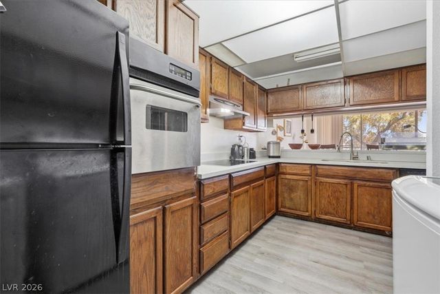 745 North Royal Crest Circle 115, Las Vegas, NV 89169