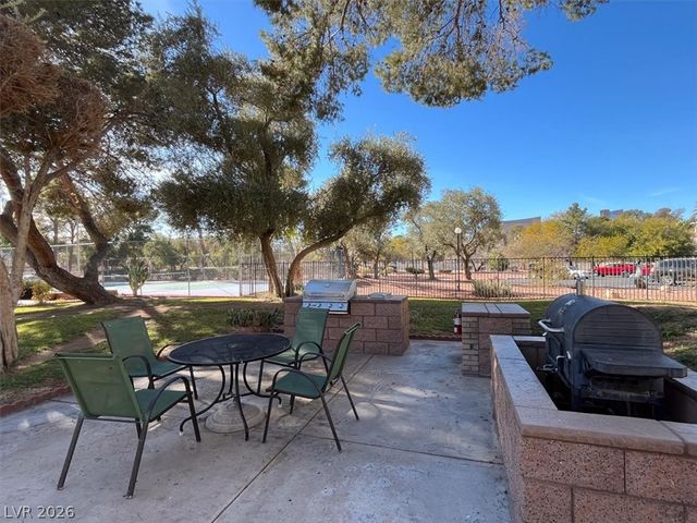 745 North Royal Crest Circle 115, Las Vegas, NV 89169