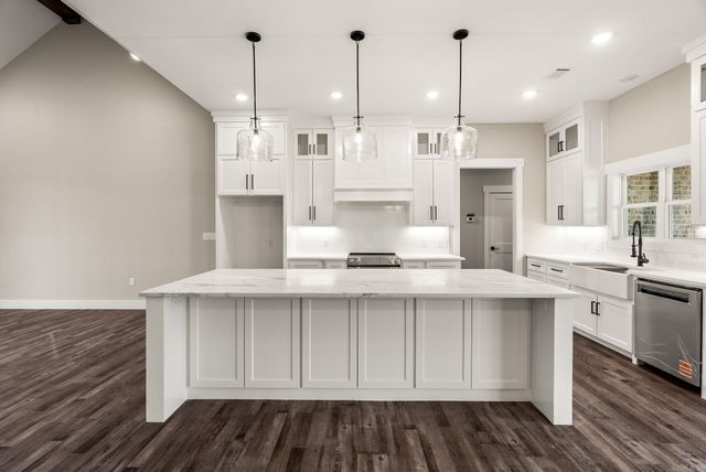 76 Republican Loop, Greenbrier, AR 72058