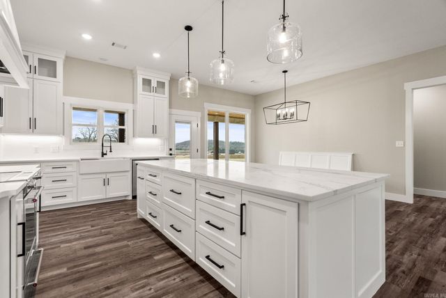 76 Republican Loop, Greenbrier, AR 72058