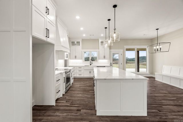 76 Republican Loop, Greenbrier, AR 72058