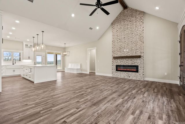 76 Republican Loop, Greenbrier, AR 72058