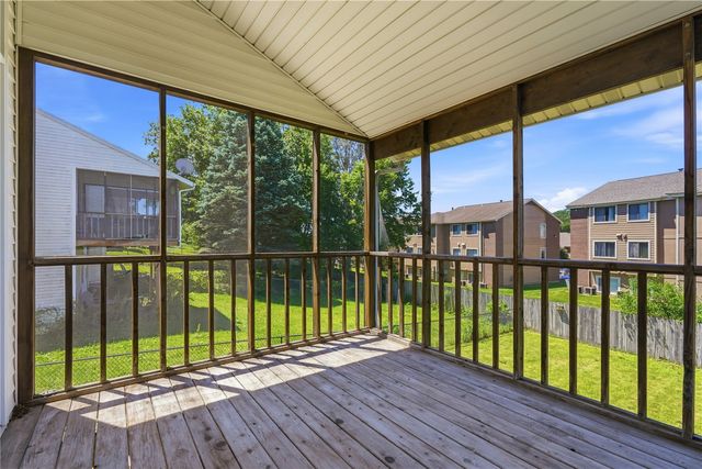 992 22nd Ave, Coralville, IA 52241