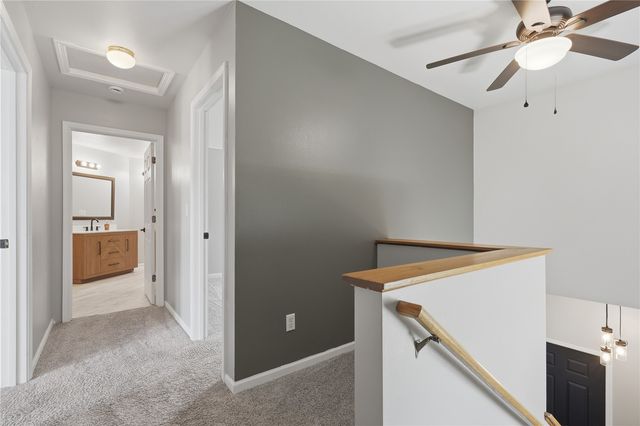 992 22nd Ave, Coralville, IA 52241