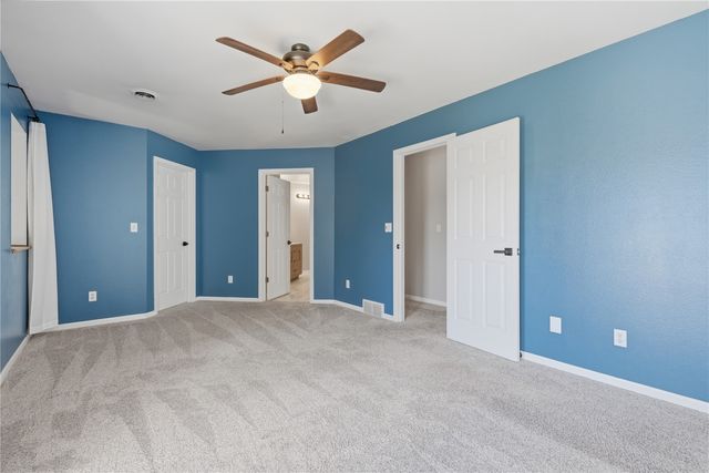 992 22nd Ave, Coralville, IA 52241