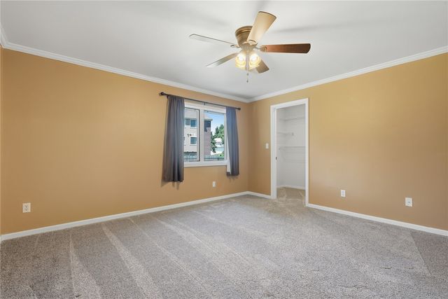992 22nd Ave, Coralville, IA 52241
