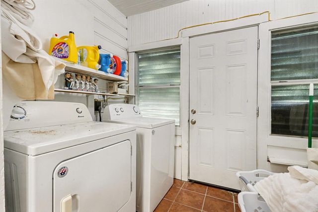 4921 Alamo Drive, Galveston, TX 77551