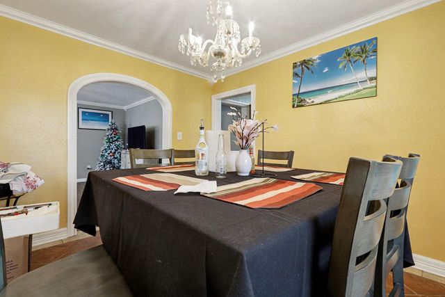 4921 Alamo Drive, Galveston, TX 77551