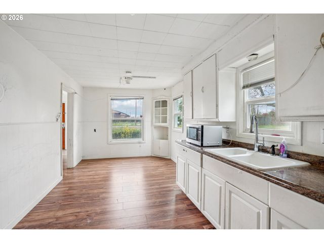 20665 Sw ALEXANDER St, Beaverton, OR 97003