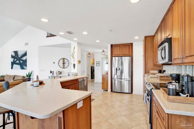 1110 Lionsgate Ln, Gulf Breeze, FL 32563