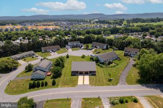 31 LARCH DR, Shippensburg, PA 17257
