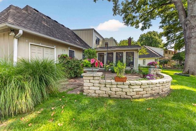 9722 Briar Street, Overland Park, KS 66207