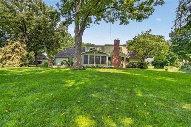 9722 Briar Street, Overland Park, KS 66207