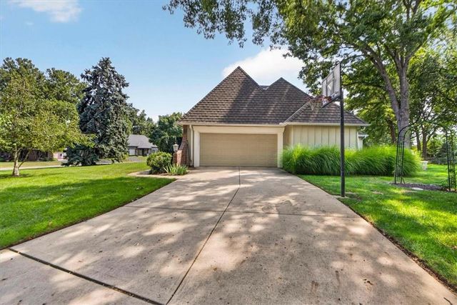 9722 Briar Street, Overland Park, KS 66207