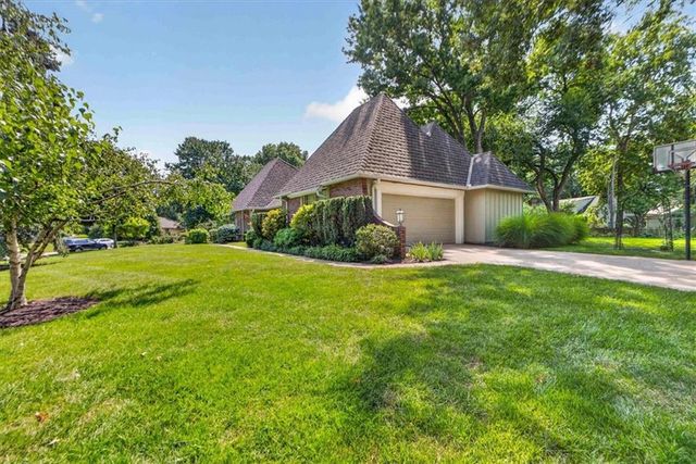 9722 Briar Street, Overland Park, KS 66207