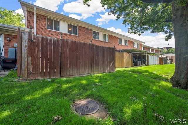 10640 Carroll Wood Way, St Louis, MO 63128