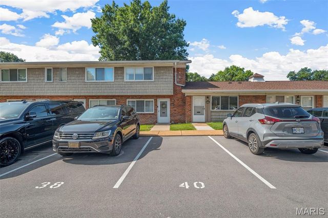 10640 Carroll Wood Way, St Louis, MO 63128