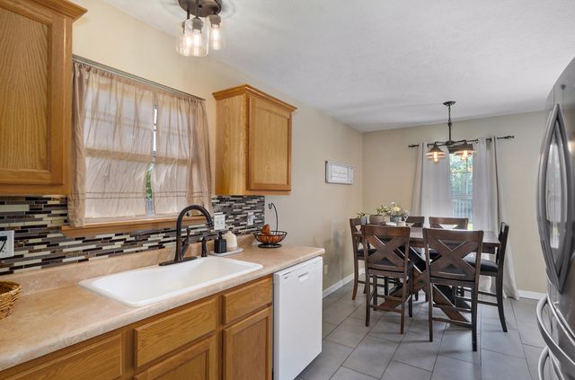548 E Whitethorn Drive, Republic, MO 65738