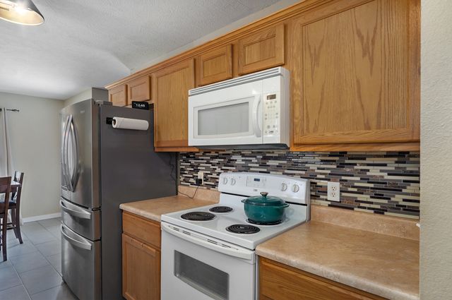 548 E Whitethorn Drive, Republic, MO 65738