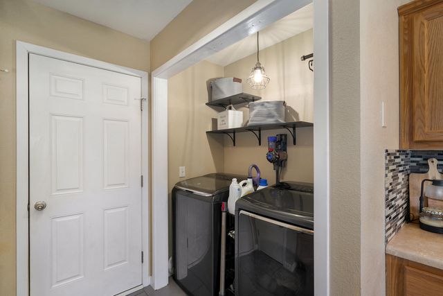 548 E Whitethorn Drive, Republic, MO 65738