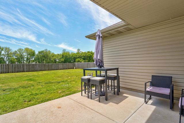 548 E Whitethorn Drive, Republic, MO 65738