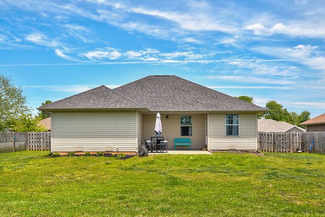 548 E Whitethorn Drive, Republic, MO 65738