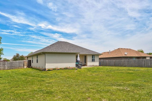 548 E Whitethorn Drive, Republic, MO 65738