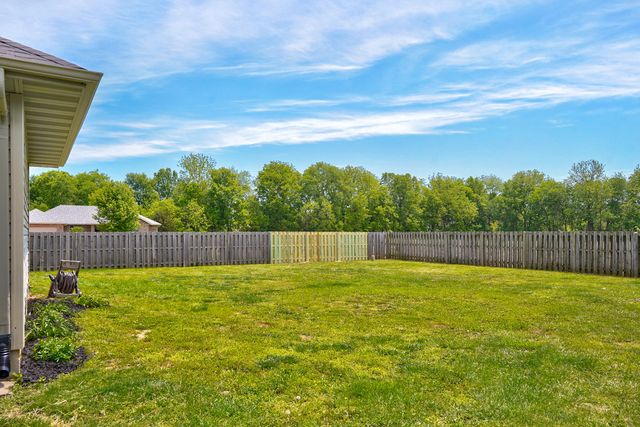 548 E Whitethorn Drive, Republic, MO 65738