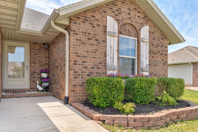 548 E Whitethorn Drive, Republic, MO 65738