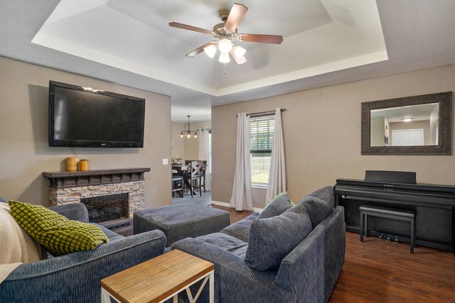 548 E Whitethorn Drive, Republic, MO 65738
