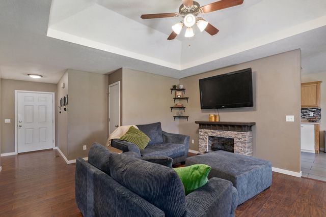 548 E Whitethorn Drive, Republic, MO 65738