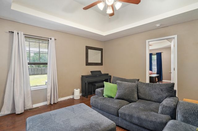 548 E Whitethorn Drive, Republic, MO 65738