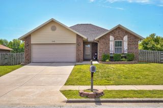 548 E Whitethorn Drive, Republic, MO 65738