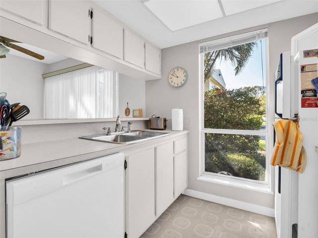 617 WINDRUSH BAY DRIVE 617, Tarpon Springs, FL 34689