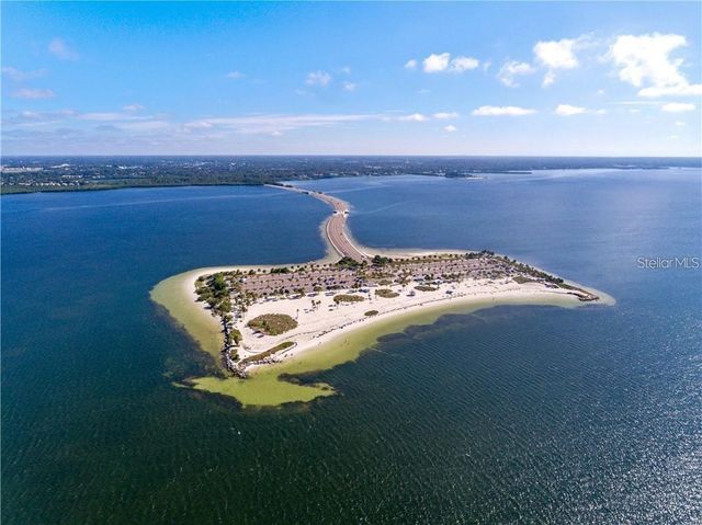 617 WINDRUSH BAY DRIVE 617, Tarpon Springs, FL 34689