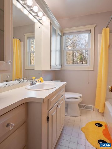 409 WESTMORELAND CT, Charlottesville, VA 22901