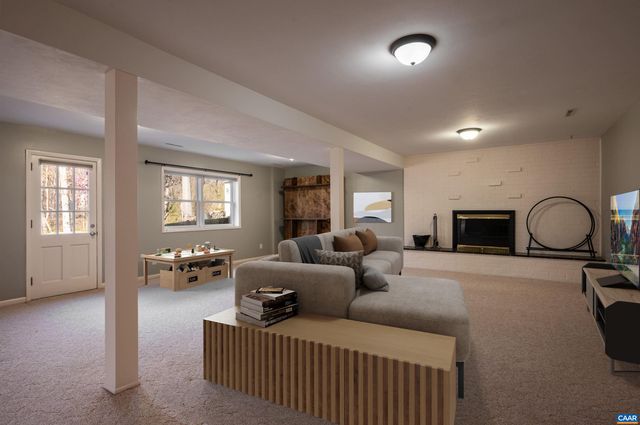 409 WESTMORELAND CT, Charlottesville, VA 22901