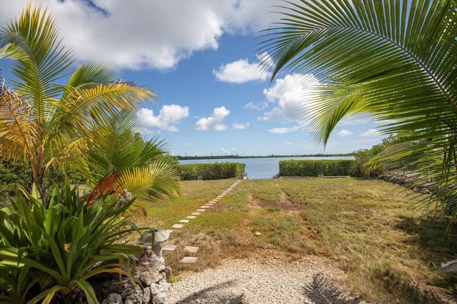 W 231 Indies Drive, Ramrod Key, FL 33042