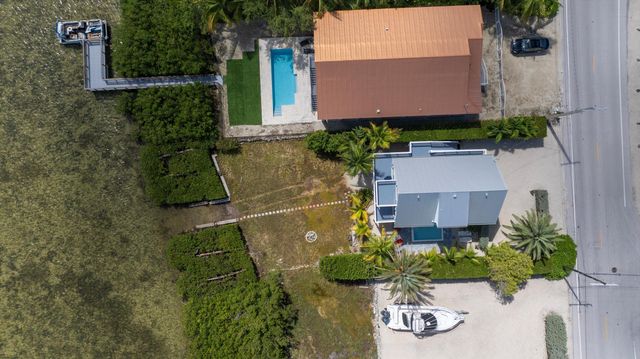 W 231 Indies Drive, Ramrod Key, FL 33042