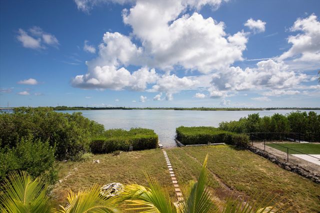 W 231 Indies Drive, Ramrod Key, FL 33042