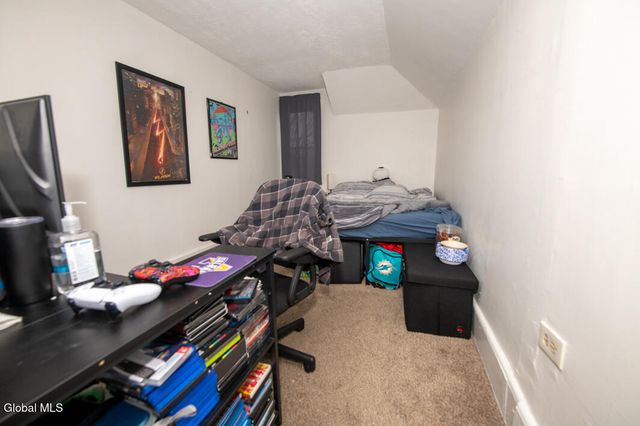 7 Pinehurst Avenue, Albany, NY 12203