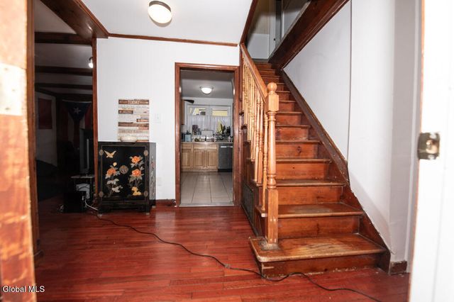 7 Pinehurst Avenue, Albany, NY 12203