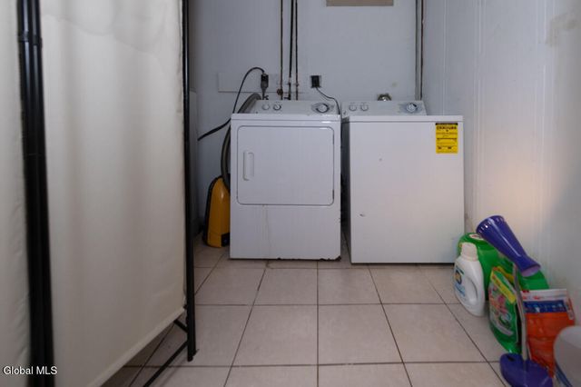 7 Pinehurst Avenue, Albany, NY 12203