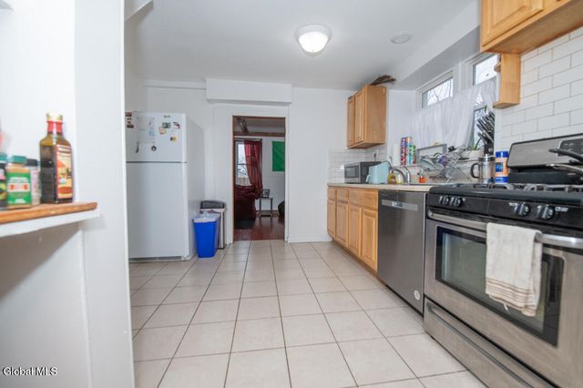 7 Pinehurst Avenue, Albany, NY 12203