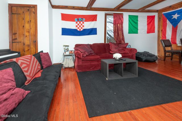 7 Pinehurst Avenue, Albany, NY 12203