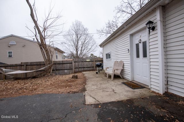 7 Pinehurst Avenue, Albany, NY 12203