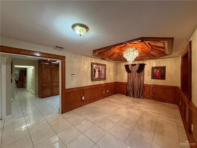 214 N Resplandor Street, Mission, TX 78572