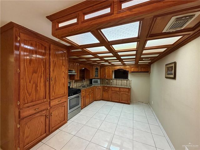 214 N Resplandor Street, Mission, TX 78572