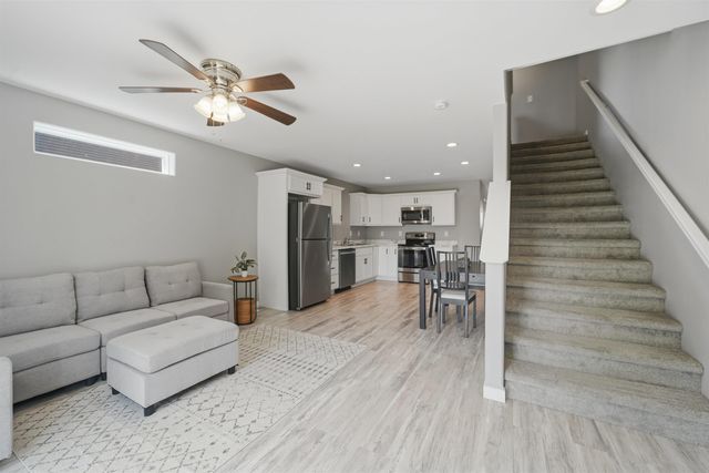 4240 Mourning Dove Drive, Waterloo, IA 50702