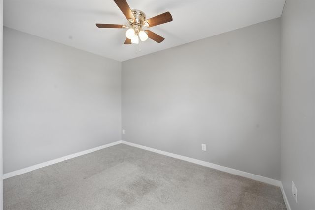 4240 Mourning Dove Drive, Waterloo, IA 50702